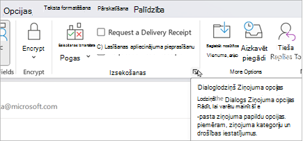 Jaunā e-pasta ziņojumā atlasiet Opcijas > Ziņojuma opcijas
