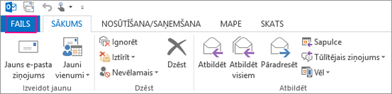 Šādi izskatās Outlook darbvirsmas lente.