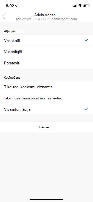 Rāda mobilās ierīces ekrānu ar personas vārdu augšdaļā, kā arī tālāk norādītās atļauju opcijas un koplietošanas opcijas.