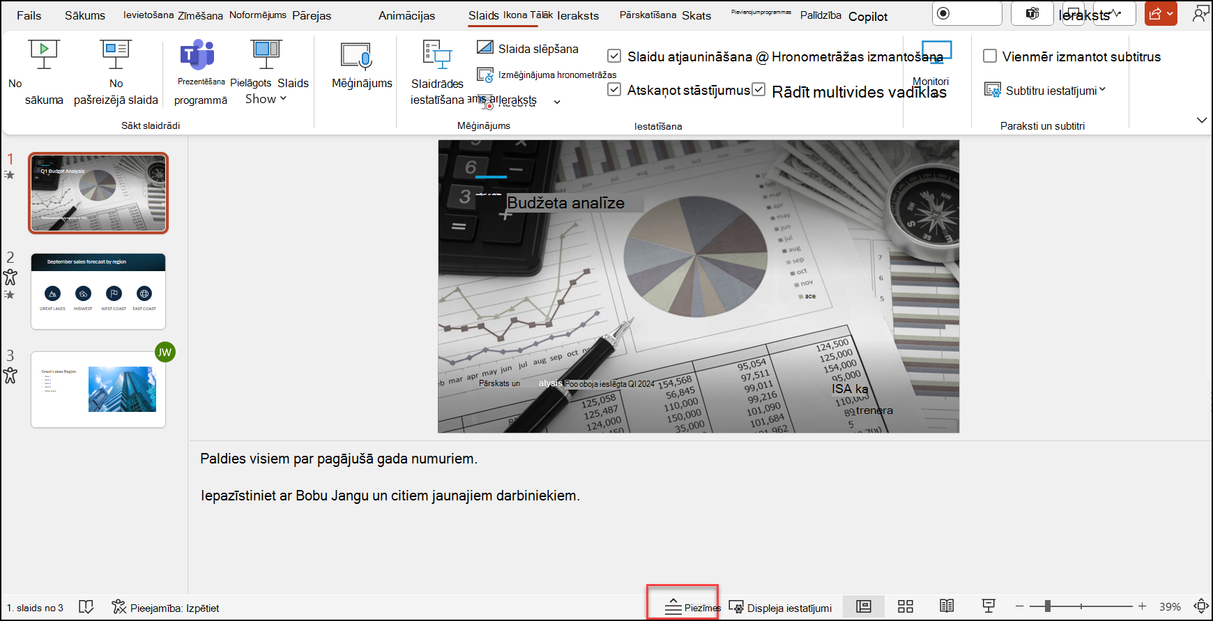 Tiek rādīta runātāja piezīmju rūts programmā PowerPoint