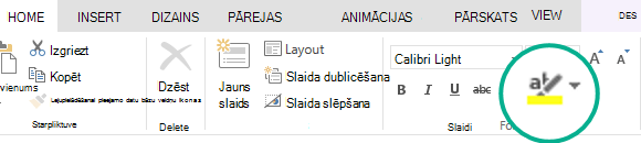Teksta marķiera poga atrodas PowerPoint Online lentes cilnē Sākums