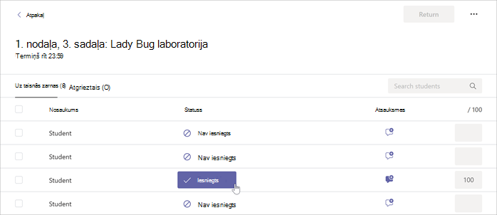 Kursors kursors tiek novietots virs pogas Ieslēgts atlasītā uzdevuma iekšpusē pakalpojumā Microsoft Teams.
