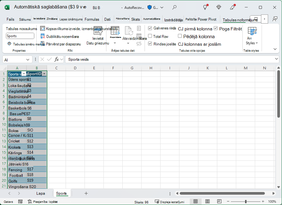 Nosaukuma piešķiršana tabulai programmā Excel