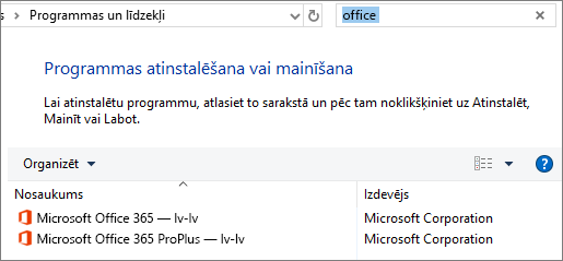 Vadības panelī tiek rādītas instalētas divas Office kopijas