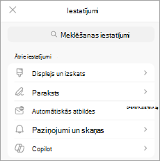 Rāda iestatījumus mobilajā ierīcē, kur Copilot ir norādīts sadaļā Ātrie iestatījumi.