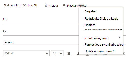 Ekrānuzņēmums, kurā redzamas opcijas, kas pieejamas pasta ziņojumu rīkjoslas komandā Vēl.