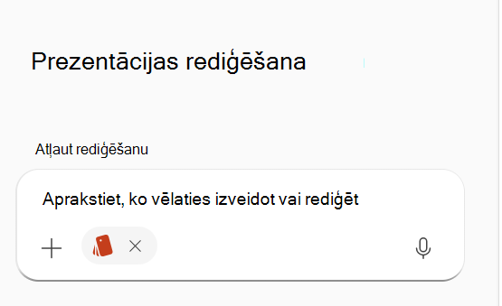 Ekrānuzņēmums, kurā redzams atlasīts zīmola komplekts Copilot uzvednē.
