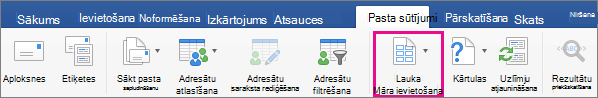 Cilnē Sūtījumi ir iezīmēta opcija Ievietot sapludināšanas lauku