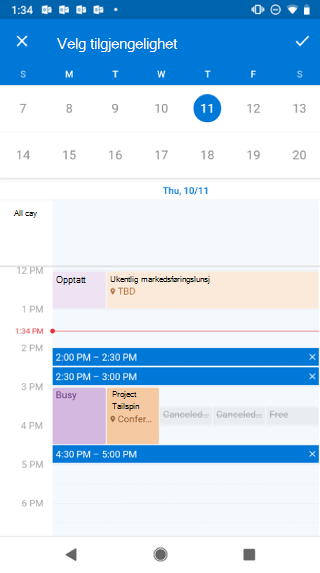 Viser en kalender på en Android-skjerm. Over kalenderen står det at &siterer; Velg tilgjengelighet&anførselstegn; og det er en hakeknapp til høyre for dette.