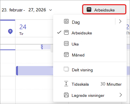 Skjermbilde som uthever arbeidsukevisningen i Teams-kalenderen.