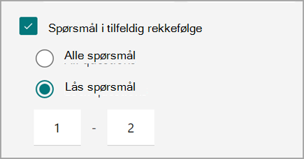 Skjermbilde av test-/skjemainnstilling for tilfeldig og låsing av testspørsmål.