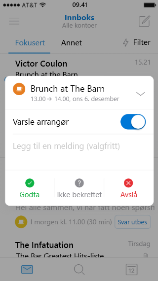 Viser en mobilskjerm med en oppsummert invitasjon til en hendelse. Utvid-pilen er øverst på skjermen og peker nedover