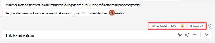 Skjermbilde som viser foreslåtte svar i chatten