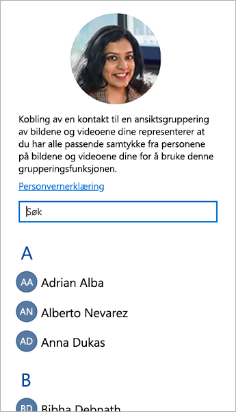 Skjermbilde av listen som du kan bruke til å koble kontakter til ansiktsgrupper.
