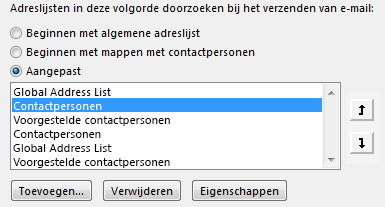 U kunt de volgorde waarin Outlook uw adresboeken gebruikt, definiëren met behulp van de pijlen.