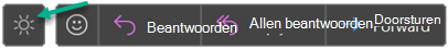 De knop Overschakelen naar lichte achtergrond in Outlook.