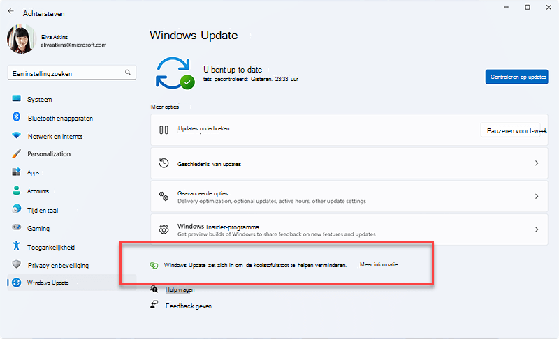 Bericht dat wordt weergegeven in Windows Update bij het prioriteren van het installeren van updates op de achtergrond, kan leiden tot een lagere koolstofuitstoot omdat een hoger aandeel van elektriciteit afkomstig is van koolstofbronnen op het elektriciteitsnet.