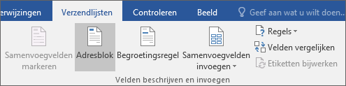 Als onderdeel van Word afdruk samenvoegen kiest u adresblok op het tabblad Verzendlijsten in de groep Schrijven & velden invoegen.