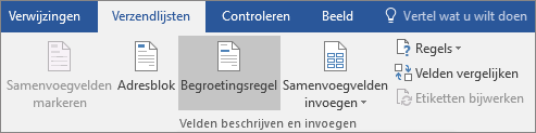 Als onderdeel van Word afdruk samenvoegen kiest u op het tabblad Verzendlijsten in de groep Schrijven & Velden invoegen de optie Begroetingsregel.