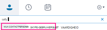 Wanneer u in het zoekvak van Skype voor Bedrijven begint te typen, worden de onderstaande tabbladen gewijzigd in Mijn contactpersonen en Skype-gids.