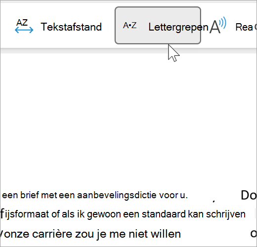 Schermopname van de functie Lettergreep van de insluitende lezer geselecteerd en met een paar woorden in een e-mailbericht, gescheiden in lettergrepen. het woord aanbeveling wordt weergegeven als rec dot om dot men dot da dot tion