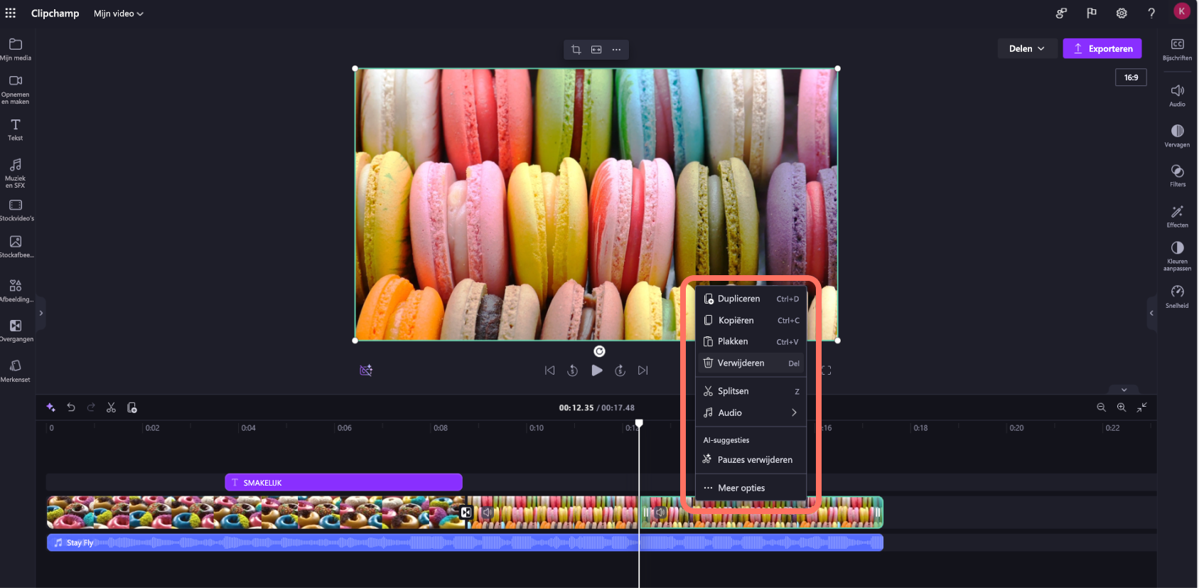 Een schermopname van een Clipchamp-gebruiker voor werkaccounts die een videoclip uit de tijdlijn verwijdert.
