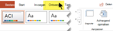 Selecteer het tabblad Ontwerpen op het werkbalklint. U kunt de stand van de dia kiezen onder de menuknop Diagrootte rechts.