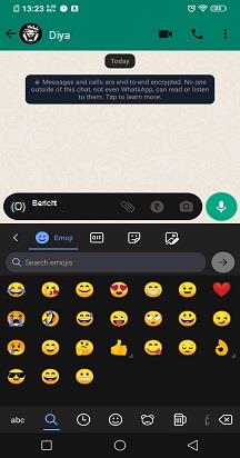 Emojivenster openen vanaf de Microsoft SwiftKey-werkbalk