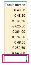 Schermafbeelding die aangeeft dat na het klikken op AutoSom het selectiegebied en de formule worden weergegeven.