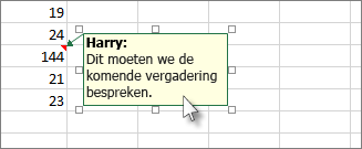 Klik op de rand van het vak met een opmerking om dit te verplaatsen of het formaat te wijzigen