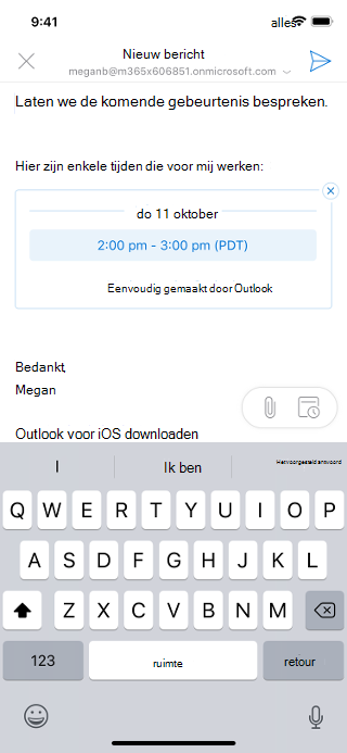 Toont een e-mailconcept op een iOS-scherm. Het e-mailbericht bevat een datum en tijd waarop de afzender beschikbaar is.