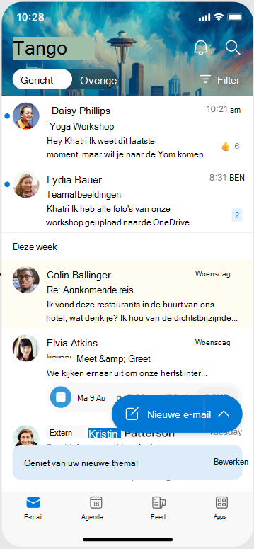 Een scherm waarin wordt weergegeven hoe een thema eruitziet wanneer het wordt toegepast op Outlook Mobile