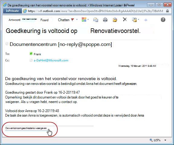 De melding dat de werkstroom is voltooid met een omcirkelde koppeling naar de werkstroomgeschiedenis