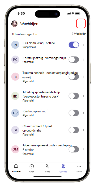Schermopname van de Wachtrijen app op mobiele apparaten, met het toetsenblok in de rechterbovenhoek.
