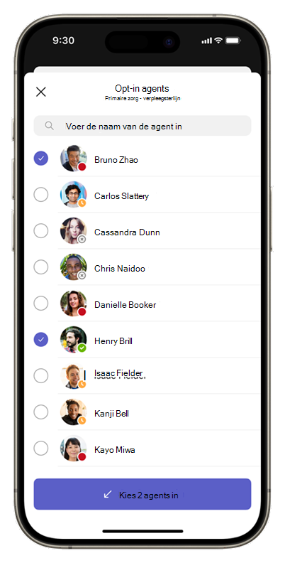 Schermopname van het tabblad People van de Wachtrijen-app op mobiele apparaten, met de lijst Met agents aanmelden.