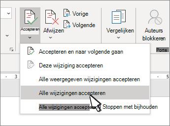 Vervolgkeuzelijst met de optie Alle wijzigingen accepteren in Word