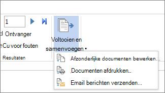 Schermopname van het tabblad Verzendlijsten in Word, met de opdracht Voltooien & Samenvoegen en de bijbehorende opties.
