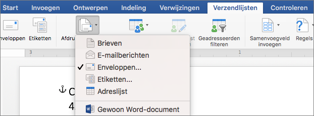 Selecteer op het tabblad Verzendlijsten de optie Enveloppen in de lijst Afdruk samenvoegen starten