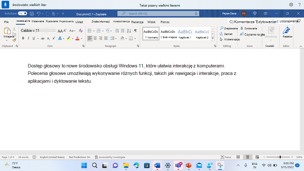 Word dokumencie z wyświetlonym poleceniem dostępu głosowego Wielkie litery.