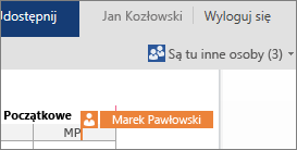 Aplikacja Word Online pokazuje w dokumencie miejsca, nad którymi pracują inni autorzy