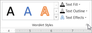 Wybieranie przycisku Uruchamianie okna dialogowego Style tekstu WordArt