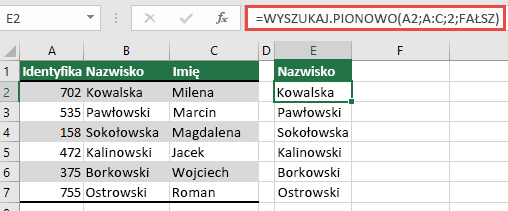 Użyj tradycyjnej funkcji WYSZUKAJ.PIONOWO z pojedynczym odwołaniem lookup_value: =WYSZUKAJ.PIONOWO(A2;A:C;32;FAŁSZ). Ta formuła nie zwróci tablicy dynamicznej, ale może być używana z tabelami programu Excel.