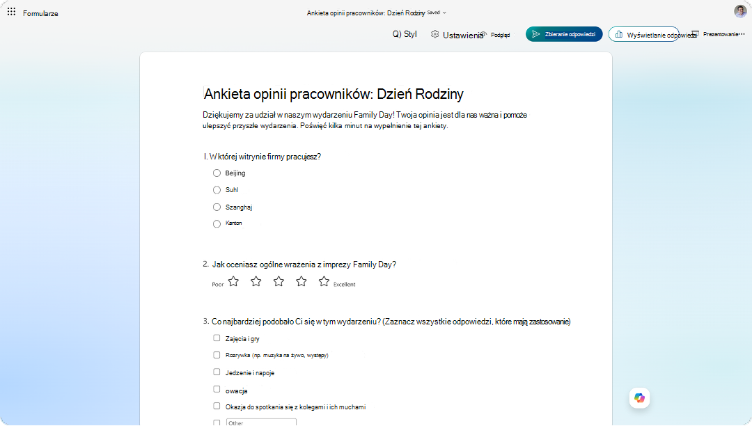 Zrzut ekranu przedstawiający ankietę opinii pracowników w aplikacji Microsoft Microsoft Forms z oceną zdarzenia i pytaniami dotyczącymi opinii.