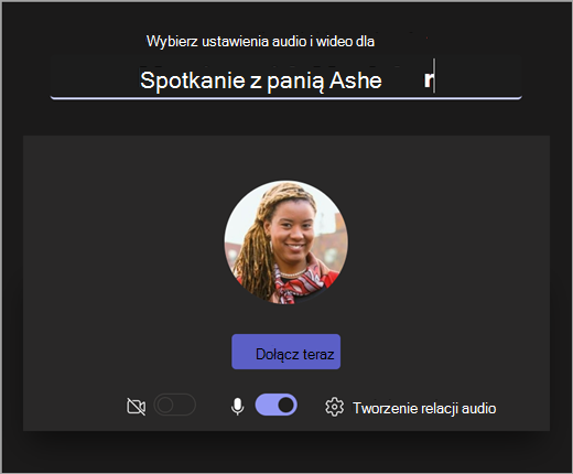 Zrzut ekranu otwierania, gdy nauczyciel rozpoczyna spotkanie w aplikacji Microsoft Teams dla instytucji edukacyjnych.