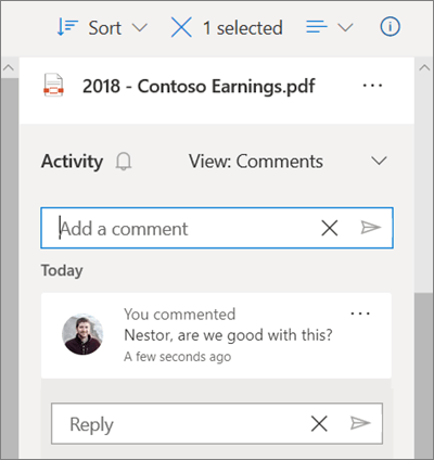 Okienko Szczegóły usługi OneDrive z komentarzami pozostawionymi w udostępnionym pliku i polem dodawania komentarza