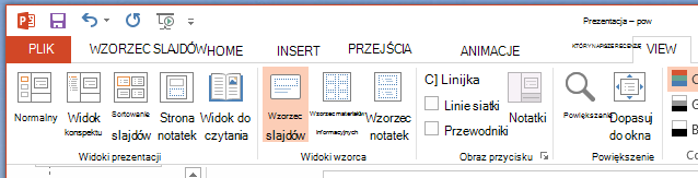 Przycisk Wzorzec slajdów znajduje się na karcie Widok na wstążce.