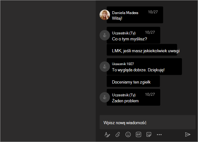 Zrzut ekranu przedstawiający widok uczestników, gdy imiona i nazwiska są ukryte podczas spotkania lub seminarium internetowego w aplikacji Teams.