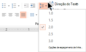 As opções de menu Espaçamento de linha na faixa de opções permitem selecionar espaço único, espaço duplo ou outras opções de espaçamento de linha vertical.