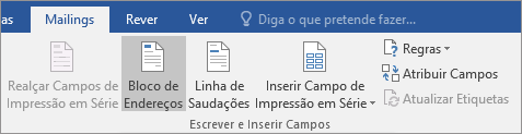 Como parte da impressão em série Word, no separador Mailings, no grupo Escrever & Inserir Campos, selecione Bloco de Endereços.