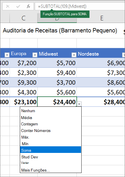 Exemplo de seleção de uma fórmula Linha de Totais na lista suspensa de fórmulas Linha de Totais